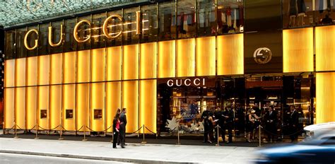 largest gucci store in paris